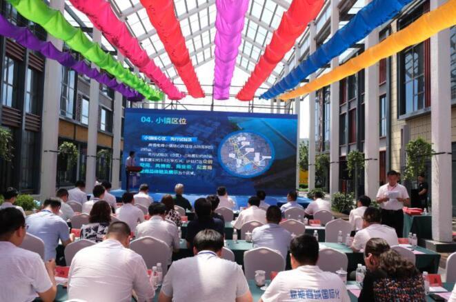 讓世界只有一個(gè)小鎮(zhèn)距離——省級(jí)跨境電商小鎮(zhèn)落子即墨